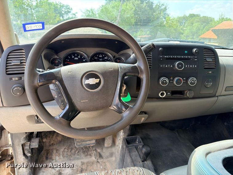 image for item ED5459 2012 Chevrolet Silverado 3500HD Crew Cab pickup truck