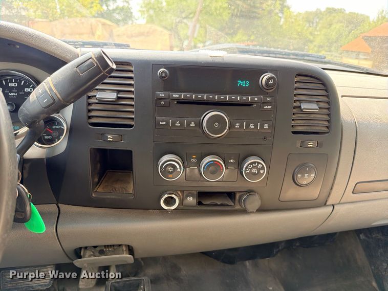 image for item ED5459 2012 Chevrolet Silverado 3500HD Crew Cab pickup truck