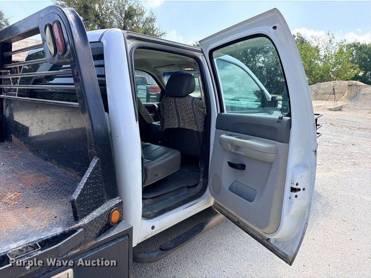 image for item ED5459 2012 Chevrolet Silverado 3500HD Crew Cab pickup truck