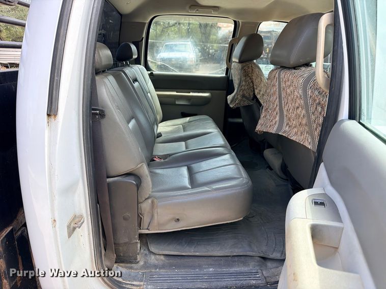 image for item ED5459 2012 Chevrolet Silverado 3500HD Crew Cab pickup truck