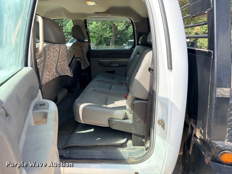 image for item ED5459 2012 Chevrolet Silverado 3500HD Crew Cab pickup truck