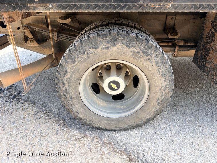 image for item ED5459 2012 Chevrolet Silverado 3500HD Crew Cab pickup truck