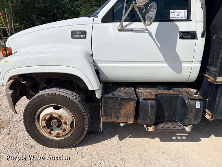 image for item ED5460 2002 Chevrolet C6500 dump flatbed truck
