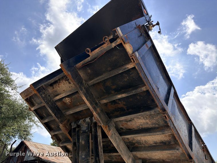 image for item ED5460 2002 Chevrolet C6500 dump flatbed truck