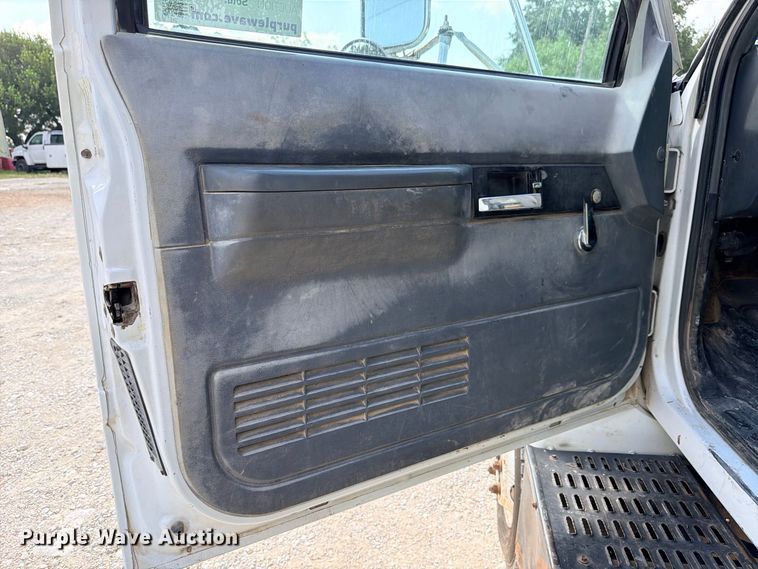 image for item ED5460 2002 Chevrolet C6500 dump flatbed truck