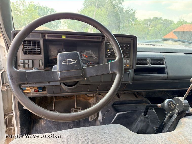 image for item ED5460 2002 Chevrolet C6500 dump flatbed truck