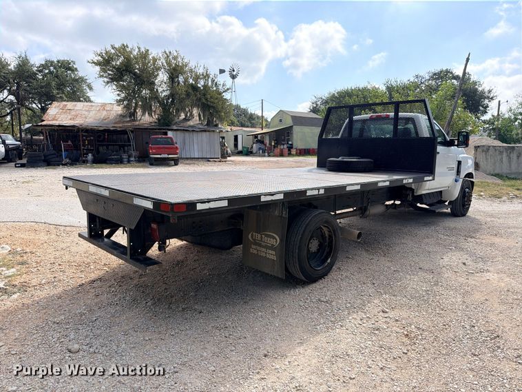 image for item ED5461 2020 Chevrolet Silverado 6500HD Flatbed truck