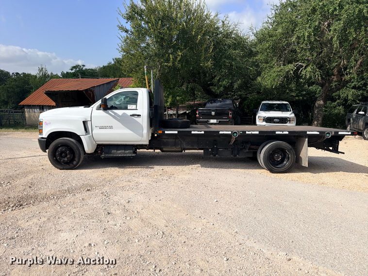 image for item ED5461 2020 Chevrolet Silverado 6500HD Flatbed truck