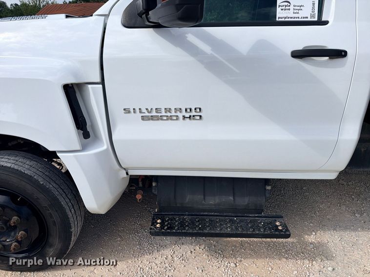 image for item ED5461 2020 Chevrolet Silverado 6500HD Flatbed truck