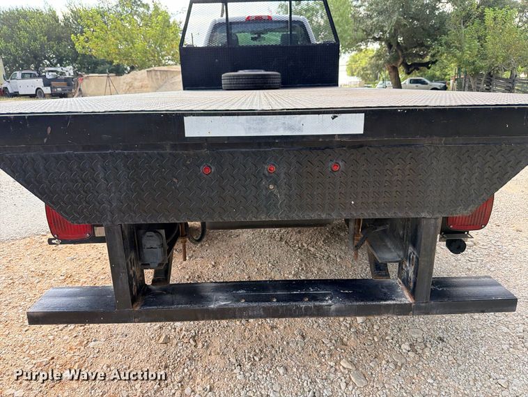image for item ED5461 2020 Chevrolet Silverado 6500HD Flatbed truck