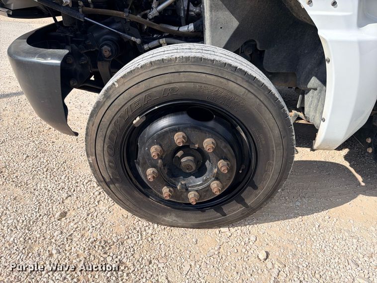 image for item ED5461 2020 Chevrolet Silverado 6500HD Flatbed truck