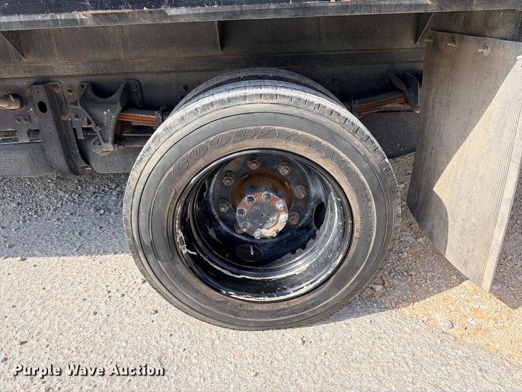 image for item ED5461 2020 Chevrolet Silverado 6500HD Flatbed truck
