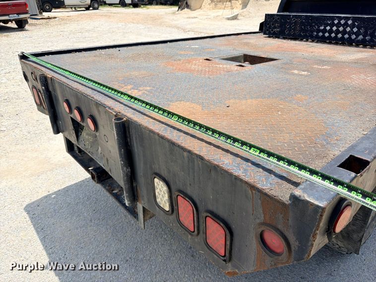 image for item ED5462 2008 Chevrolet Silverado 3500HD flatbed pickup truck