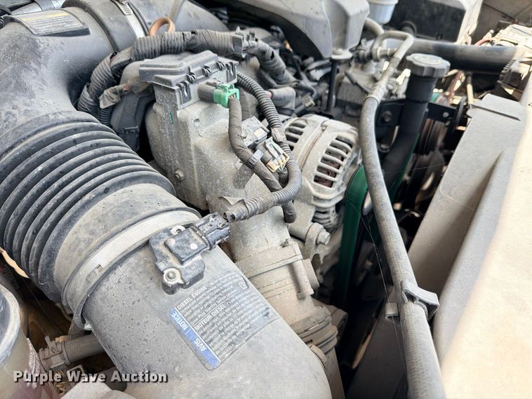 image for item ED5462 2008 Chevrolet Silverado 3500HD flatbed pickup truck