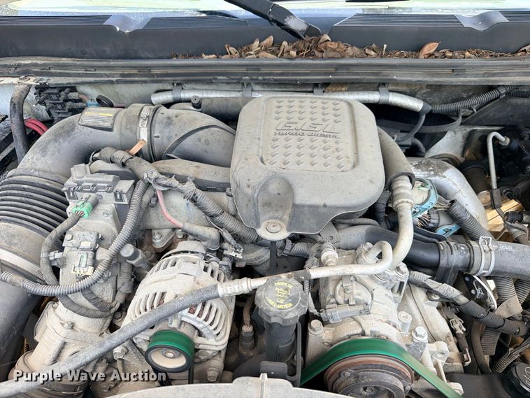 image for item ED5462 2008 Chevrolet Silverado 3500HD flatbed pickup truck
