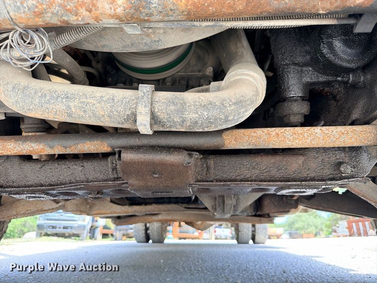 image for item ED5462 2008 Chevrolet Silverado 3500HD flatbed pickup truck