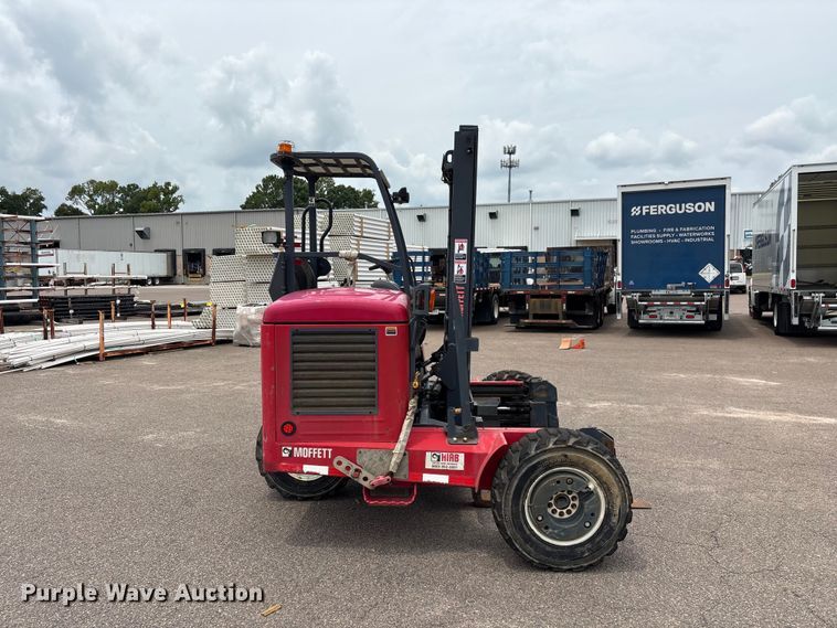 image for item EF1296 2016 Moffett M85501 forklift