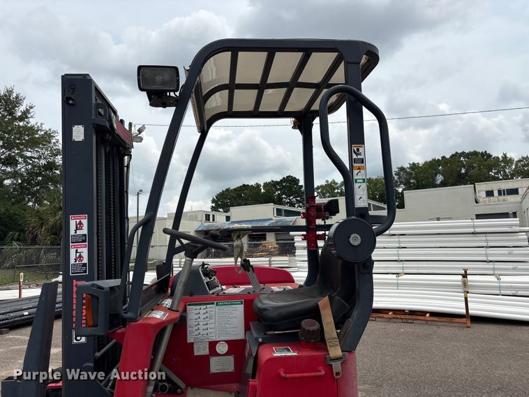 image for item EF1296 2016 Moffett M85501 forklift