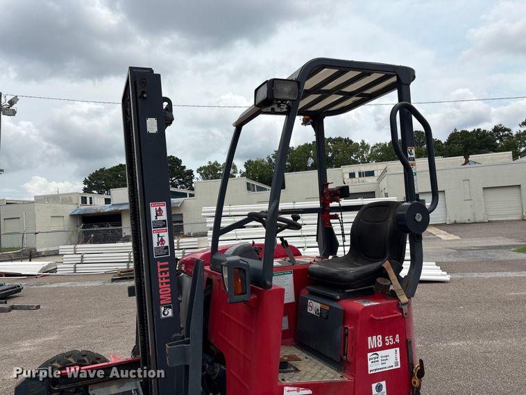 image for item EF1296 2016 Moffett M85501 forklift