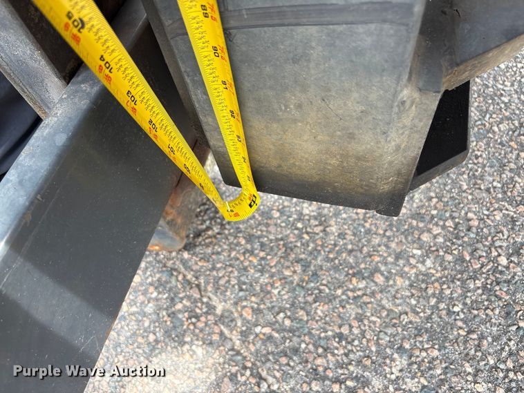image for item EF1296 2016 Moffett M85501 forklift