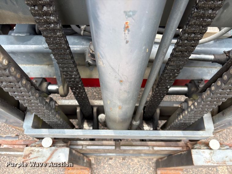 image for item EF1296 2016 Moffett M85501 forklift