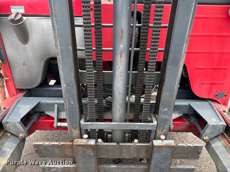 image for item EF1296 2016 Moffett M85501 forklift