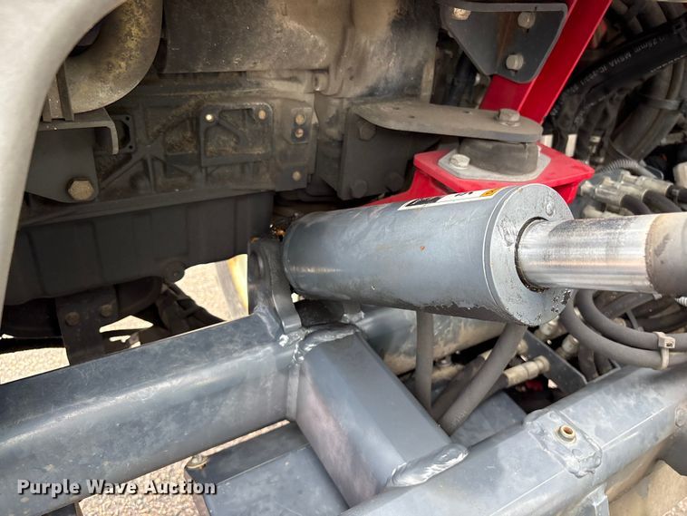 image for item EF1296 2016 Moffett M85501 forklift