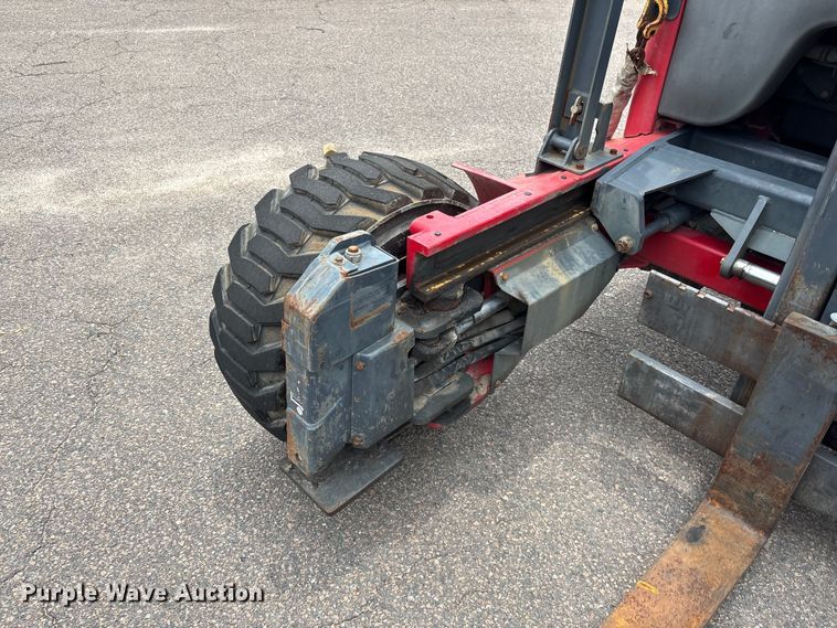 image for item EF1296 2016 Moffett M85501 forklift