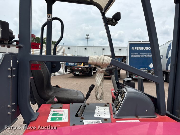 image for item EF1296 2016 Moffett M85501 forklift