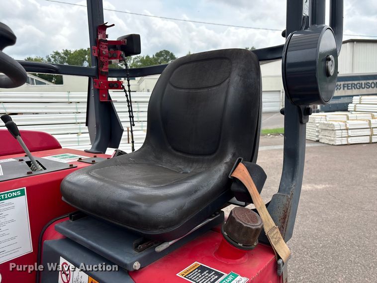 image for item EF1296 2016 Moffett M85501 forklift
