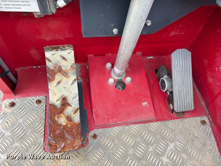 image for item EF1296 2016 Moffett M85501 forklift