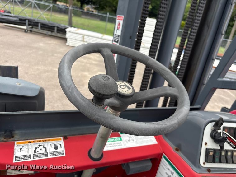 image for item EF1296 2016 Moffett M85501 forklift