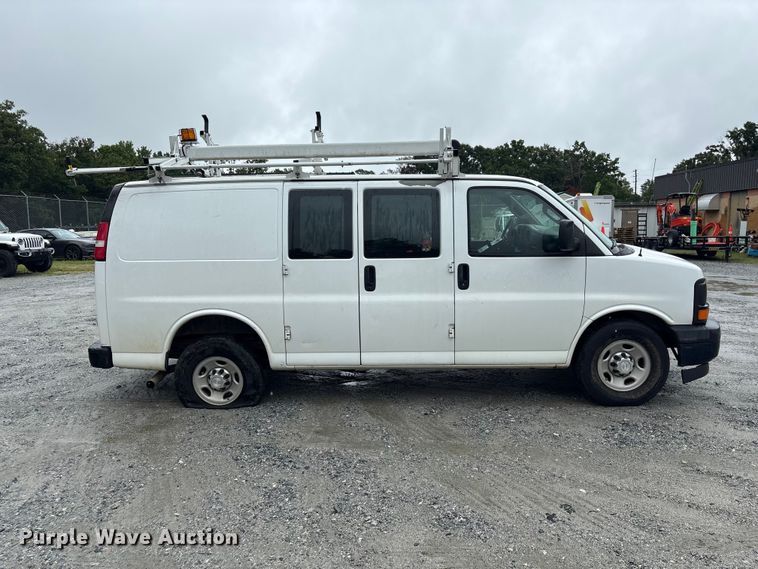 image for item EF1300 2017 Chevrolet Express 2500 utility van