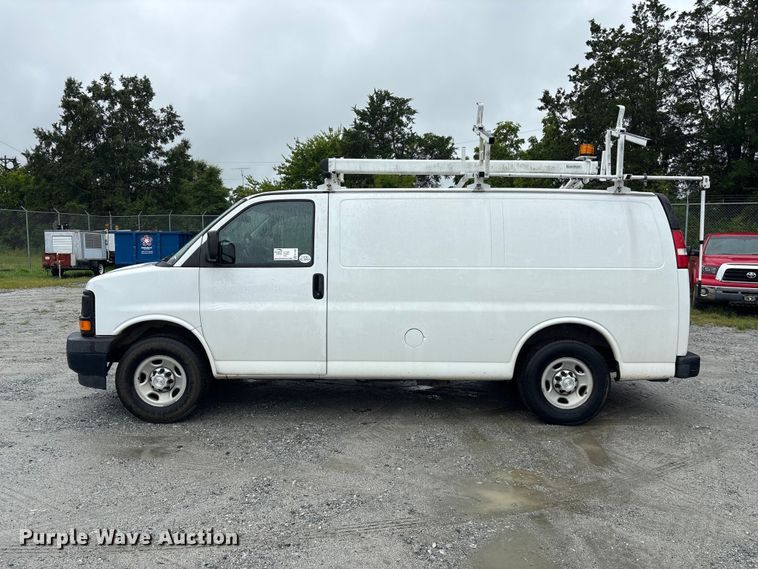 image for item EF1300 2017 Chevrolet Express 2500 utility van