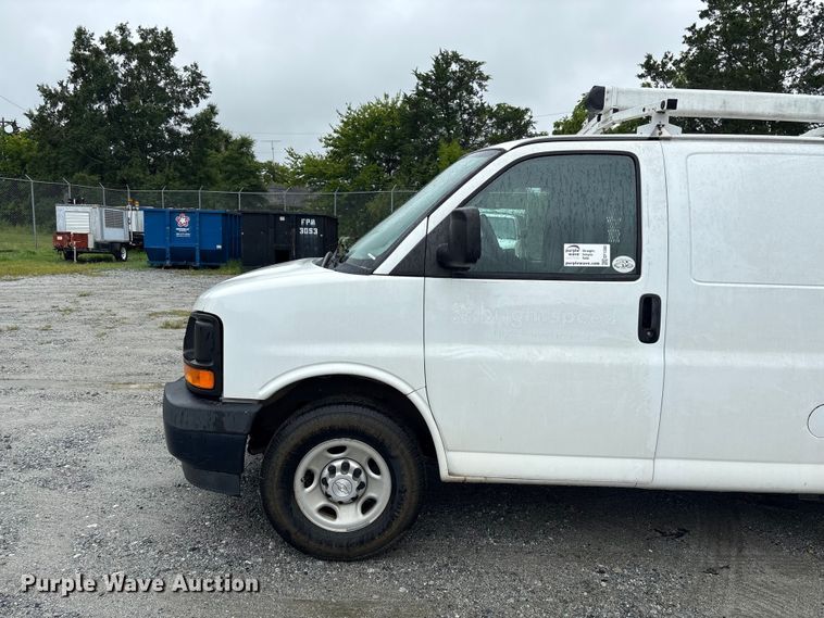 image for item EF1300 2017 Chevrolet Express 2500 utility van