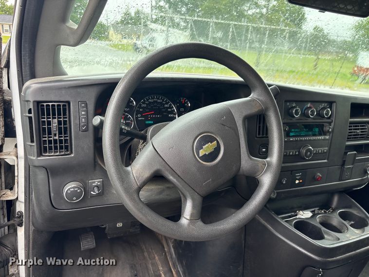 image for item EF1300 2017 Chevrolet Express 2500 utility van