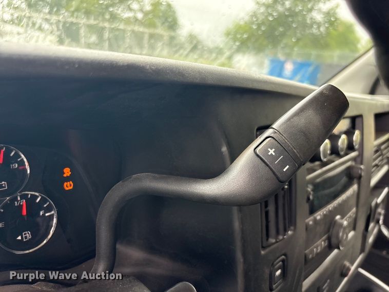image for item EF1300 2017 Chevrolet Express 2500 utility van