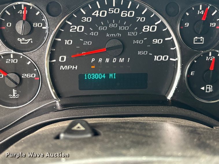 image for item EF1300 2017 Chevrolet Express 2500 utility van