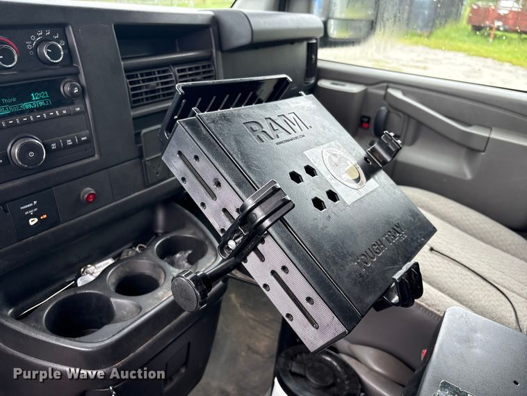 image for item EF1300 2017 Chevrolet Express 2500 utility van