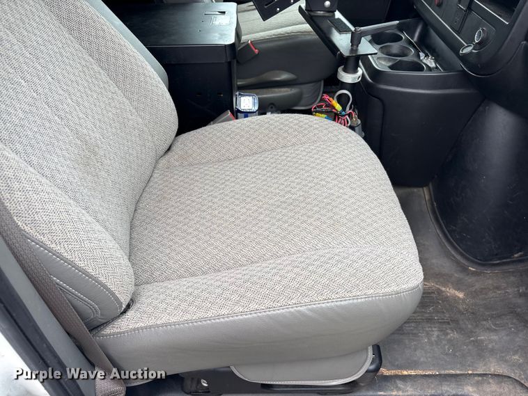 image for item EF1300 2017 Chevrolet Express 2500 utility van