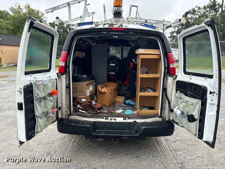 image for item EF1300 2017 Chevrolet Express 2500 utility van