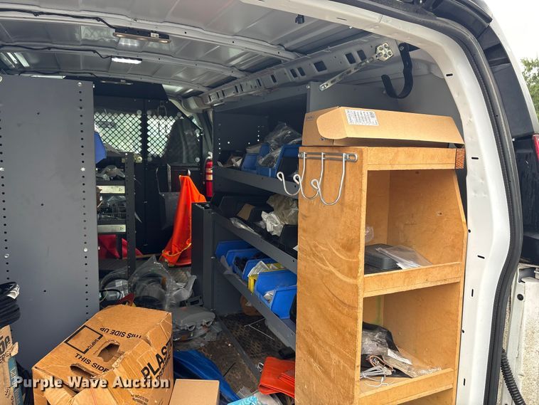 image for item EF1300 2017 Chevrolet Express 2500 utility van