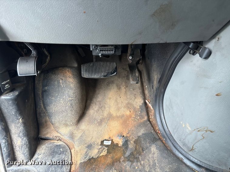 image for item EF1303 2014 Ford E150 utility van