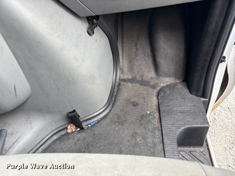 image for item EF1303 2014 Ford E150 utility van