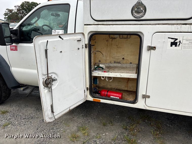 image for item EF1305 2013 Ford F450 Super Duty XL bucket truck