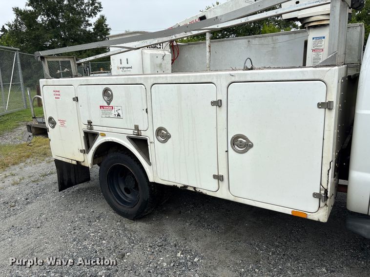 image for item EF1305 2013 Ford F450 Super Duty XL bucket truck