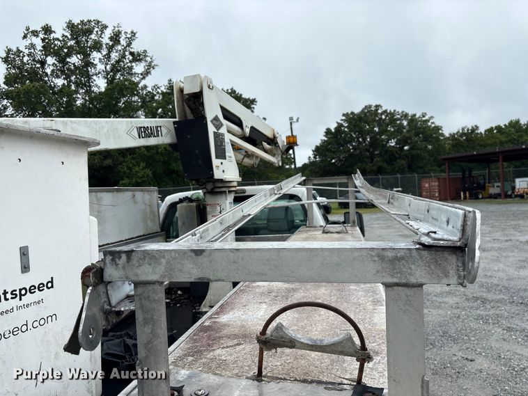 image for item EF1305 2013 Ford F450 Super Duty XL bucket truck