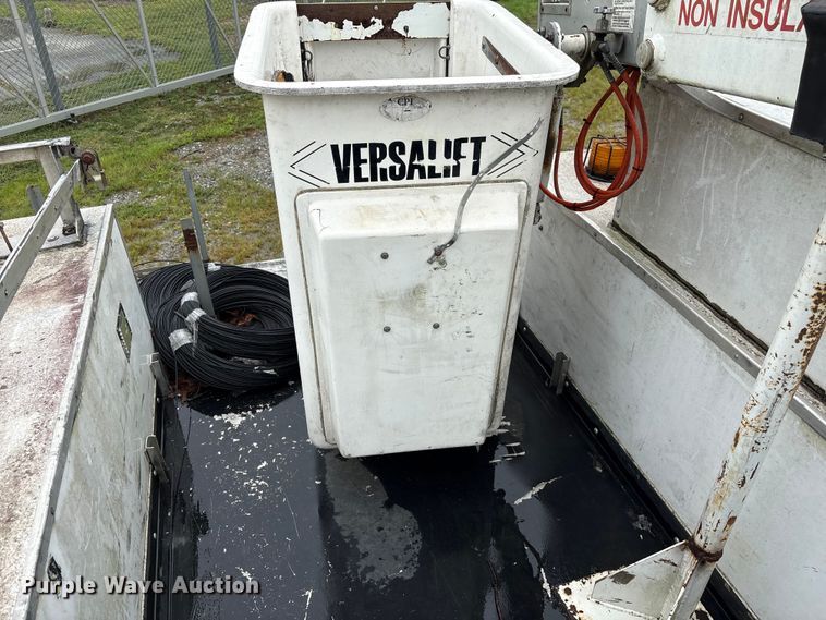 image for item EF1305 2013 Ford F450 Super Duty XL bucket truck