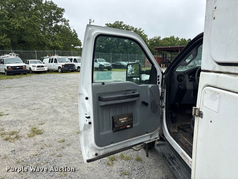 image for item EF1305 2013 Ford F450 Super Duty XL bucket truck