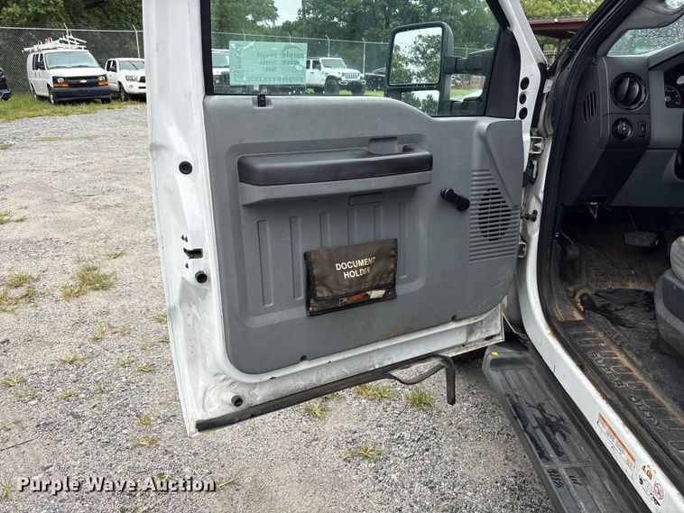 image for item EF1305 2013 Ford F450 Super Duty XL bucket truck
